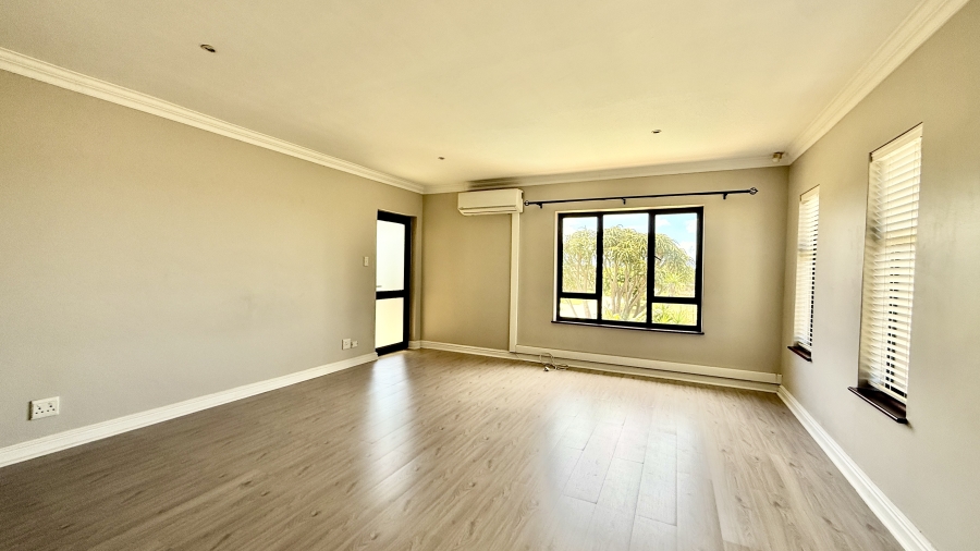 3 Bedroom Property for Sale in Summerstrand Eastern Cape